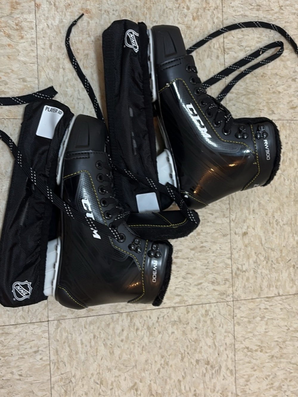 Rw300 hockey skates
